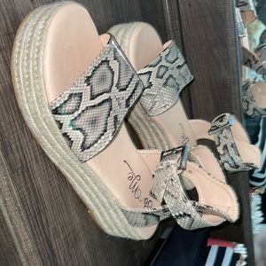 Women’s platform shoes
